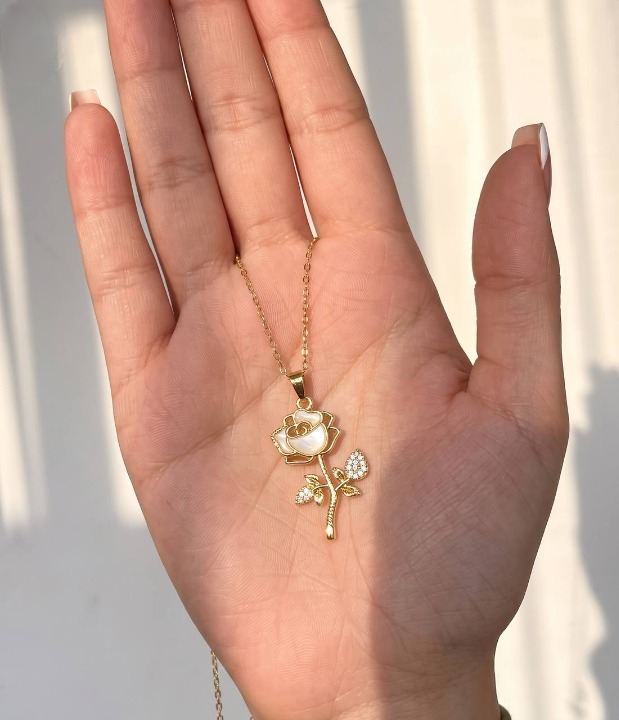 White Flower Necklace - Stainless Steel