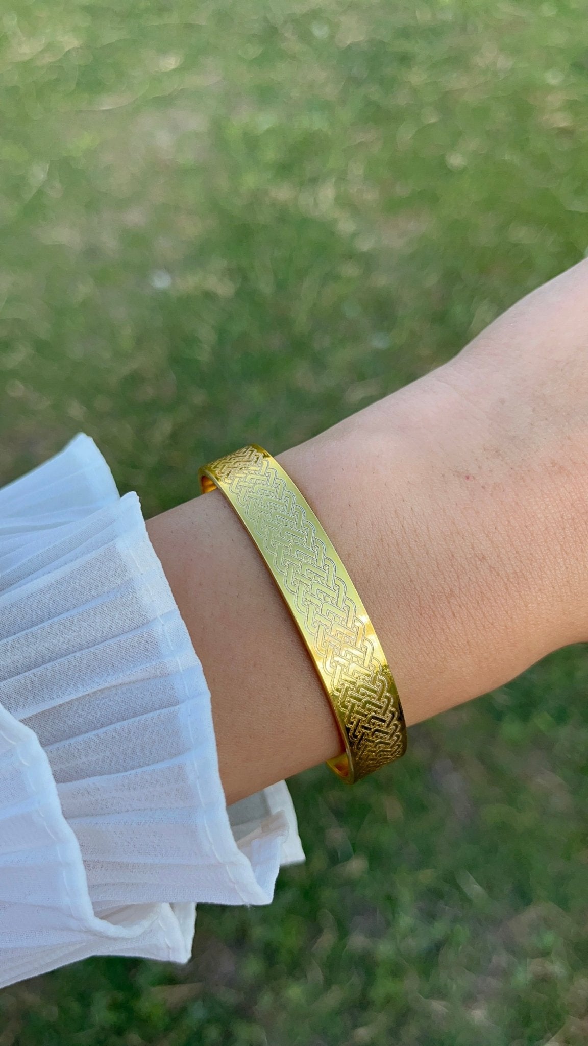 Reem bangle – Timeless Elegance