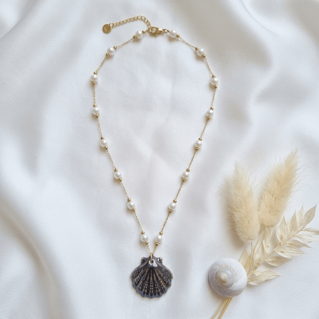 Black Sea Shell Summer Necklace - Stainless