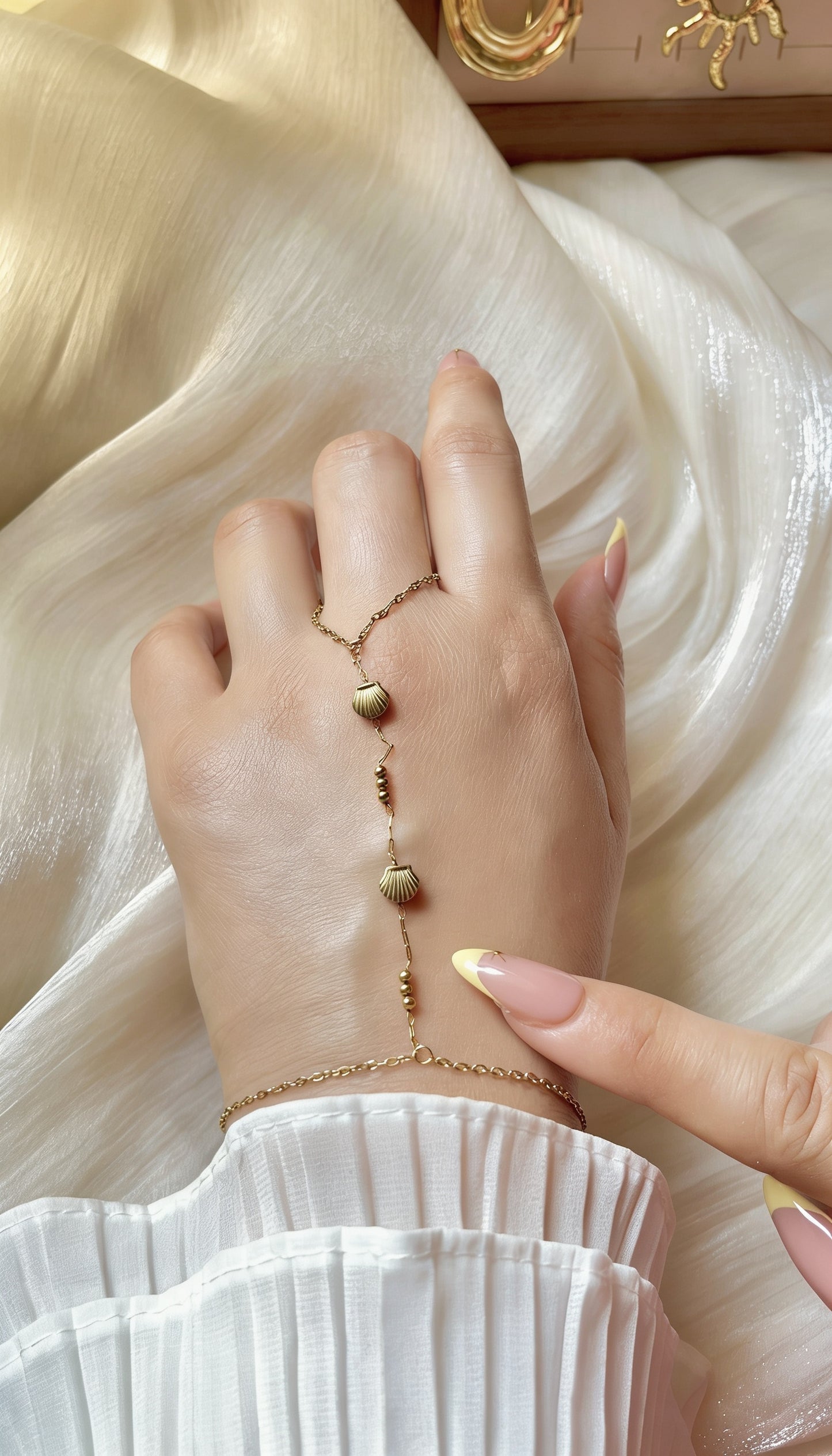 Nouran Hand Chain - Stainless Steel