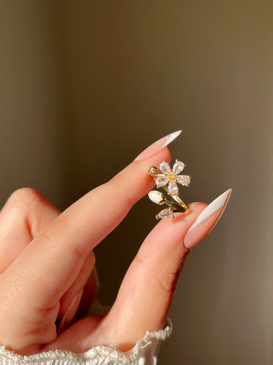 Camelia Ring – Gold Plated