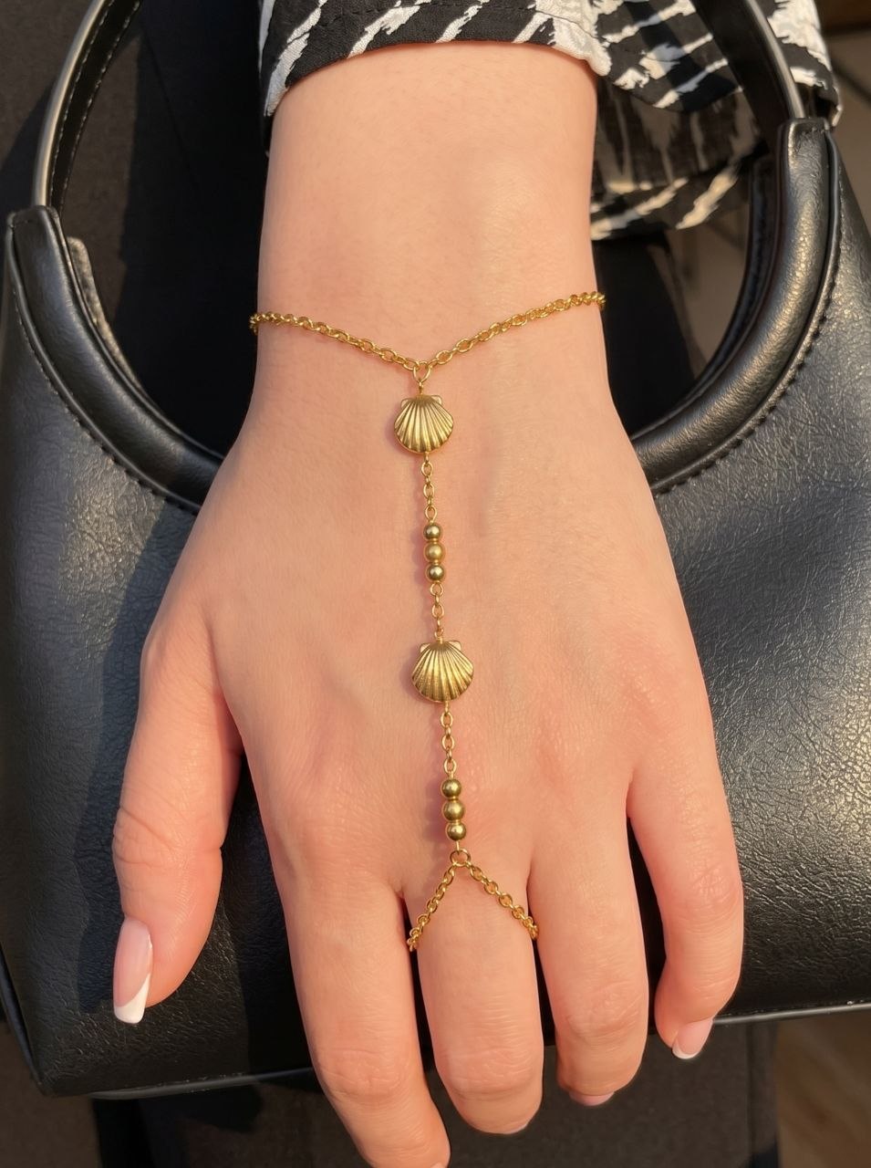 Nouran Hand Chain - Stainless Steel