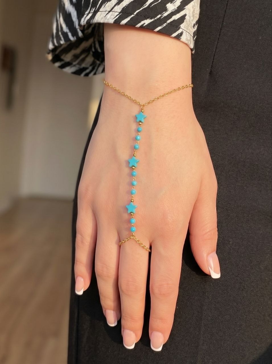 Farah Hand Chain - Stainless Steel