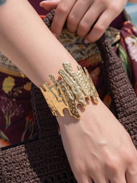 Chic Bangle - Gold Plated