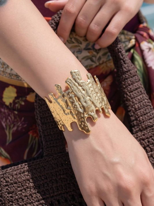 Chic Bangle - Gold Plated