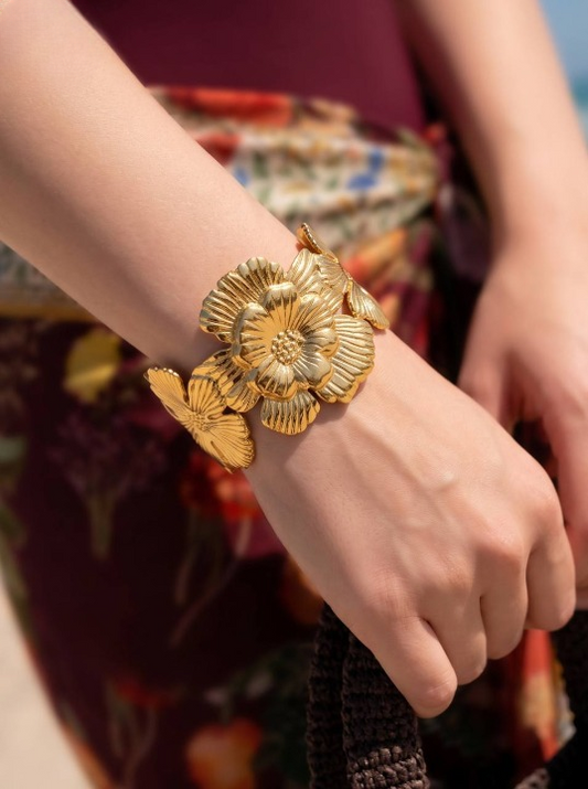 Timeless Flower Bangle - Stainless Steel