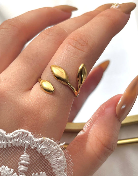 Olivia Leaf Ring - Stainless Steel