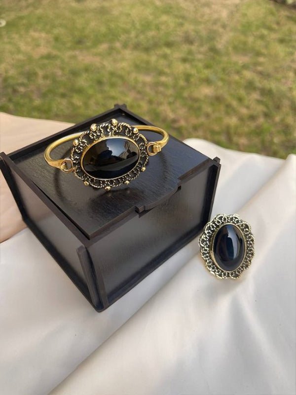 Royal Vintage Set