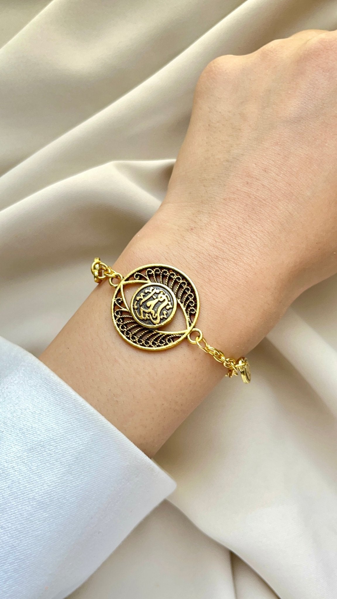 Farha Simple Bracelets