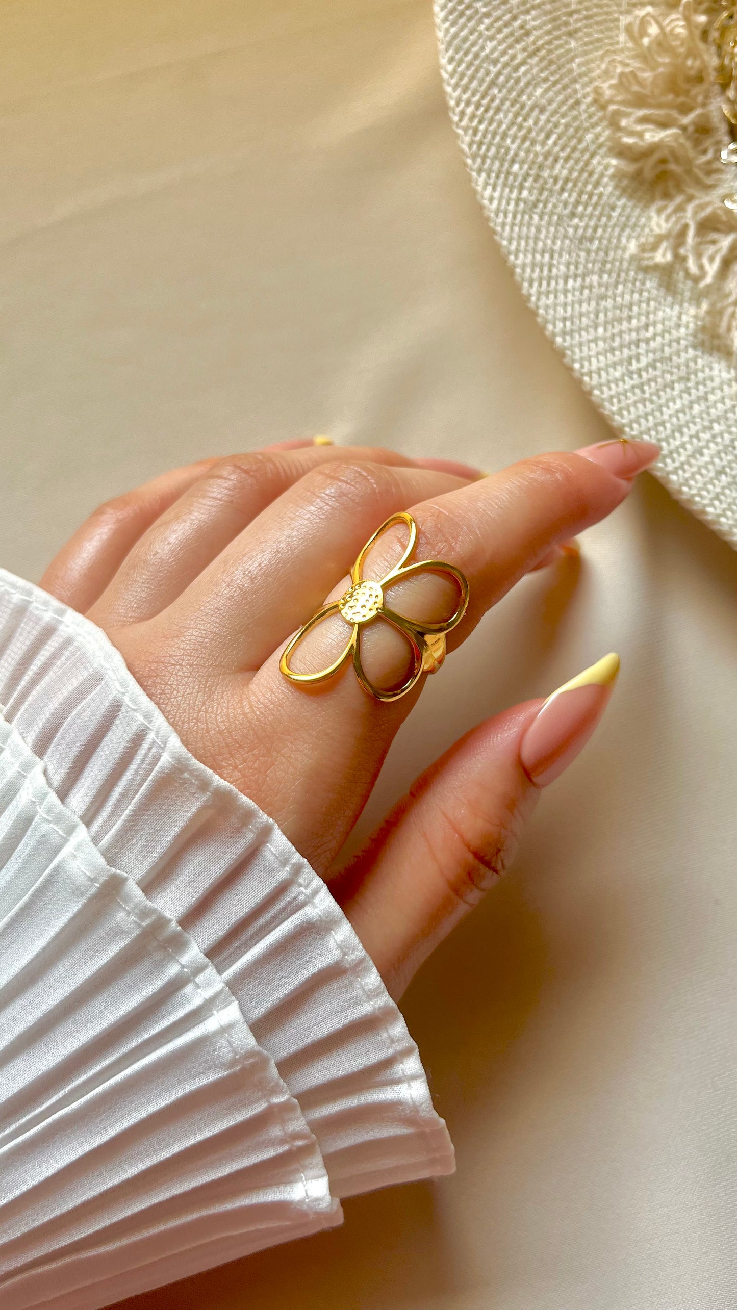 Elegant Flower Ring - Stainless Steel
