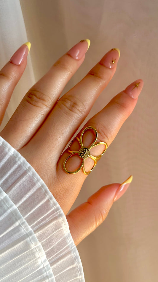 Elegant Flower Ring - Stainless Steel