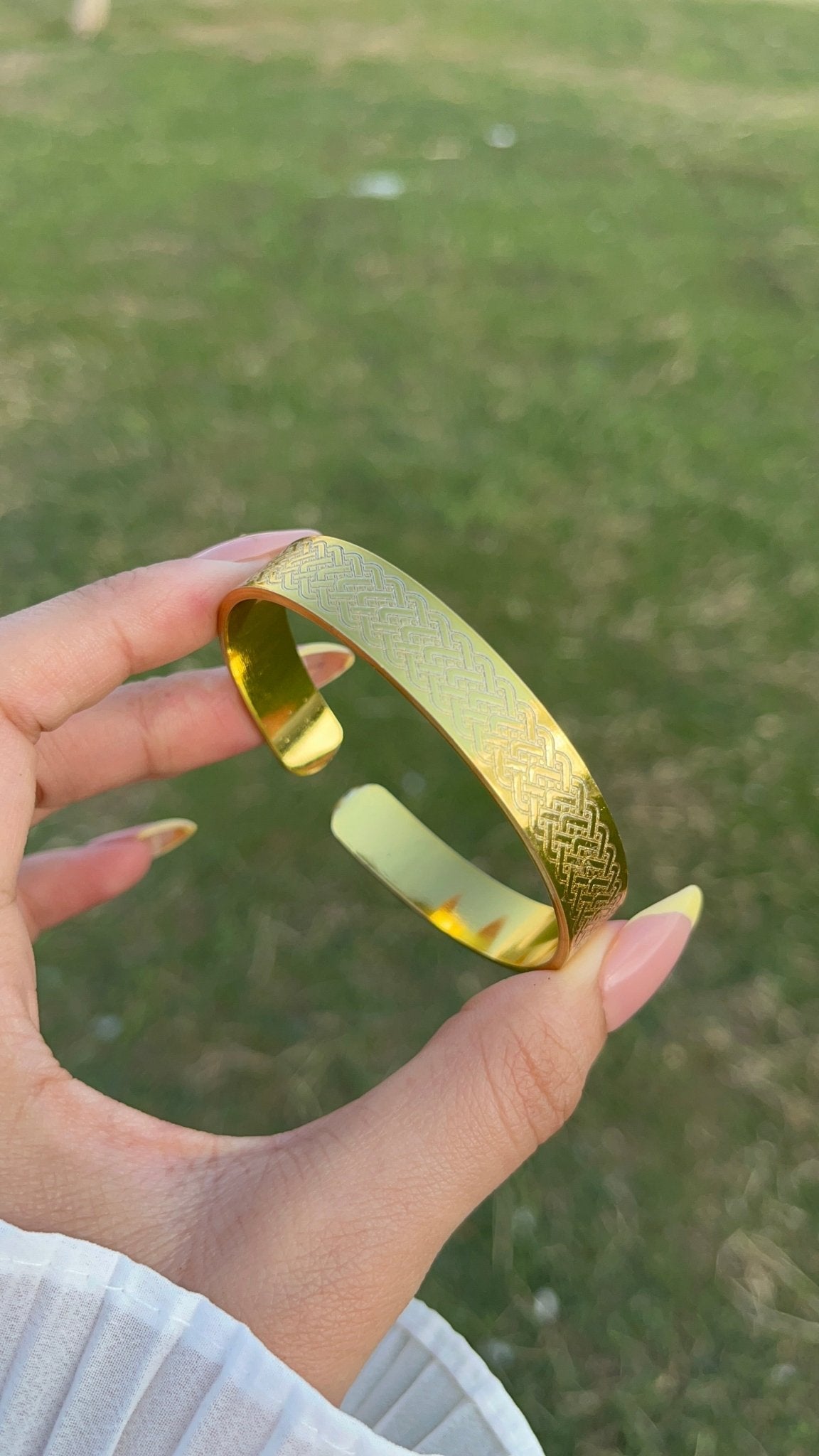 Reem bangle – Timeless Elegance