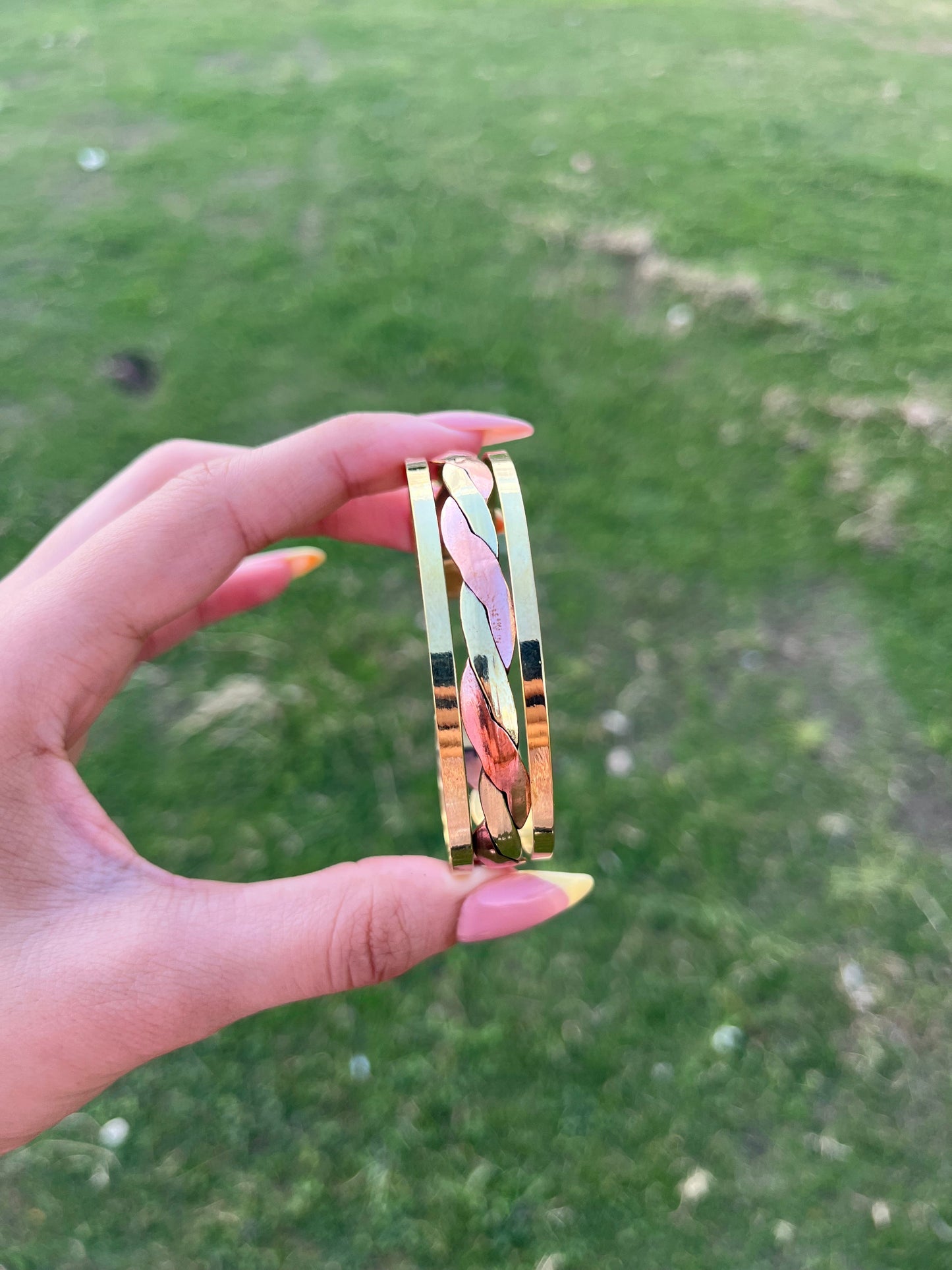 Mira Bangle – Twisted Gold