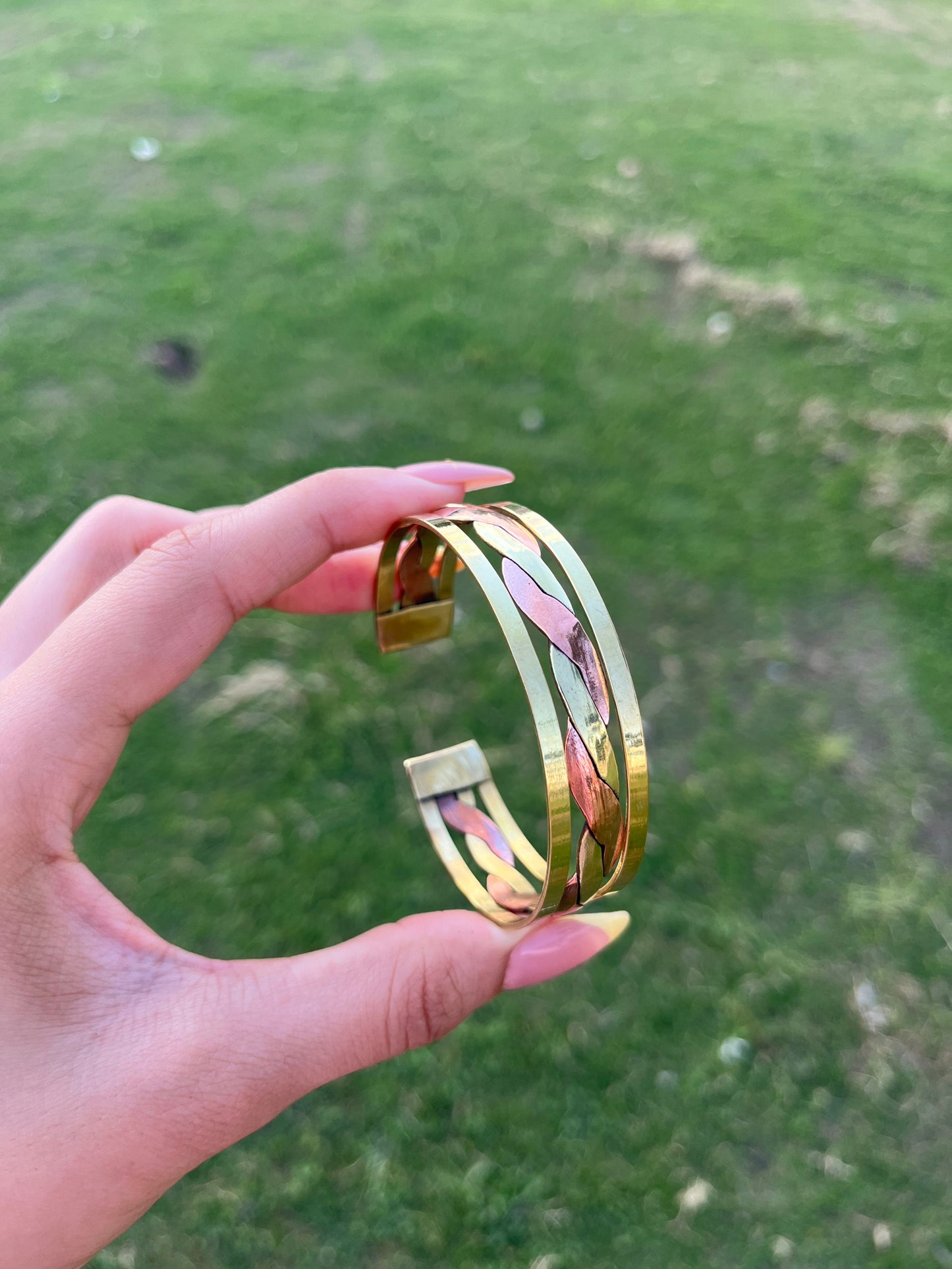 Mira Bangle – Twisted Gold