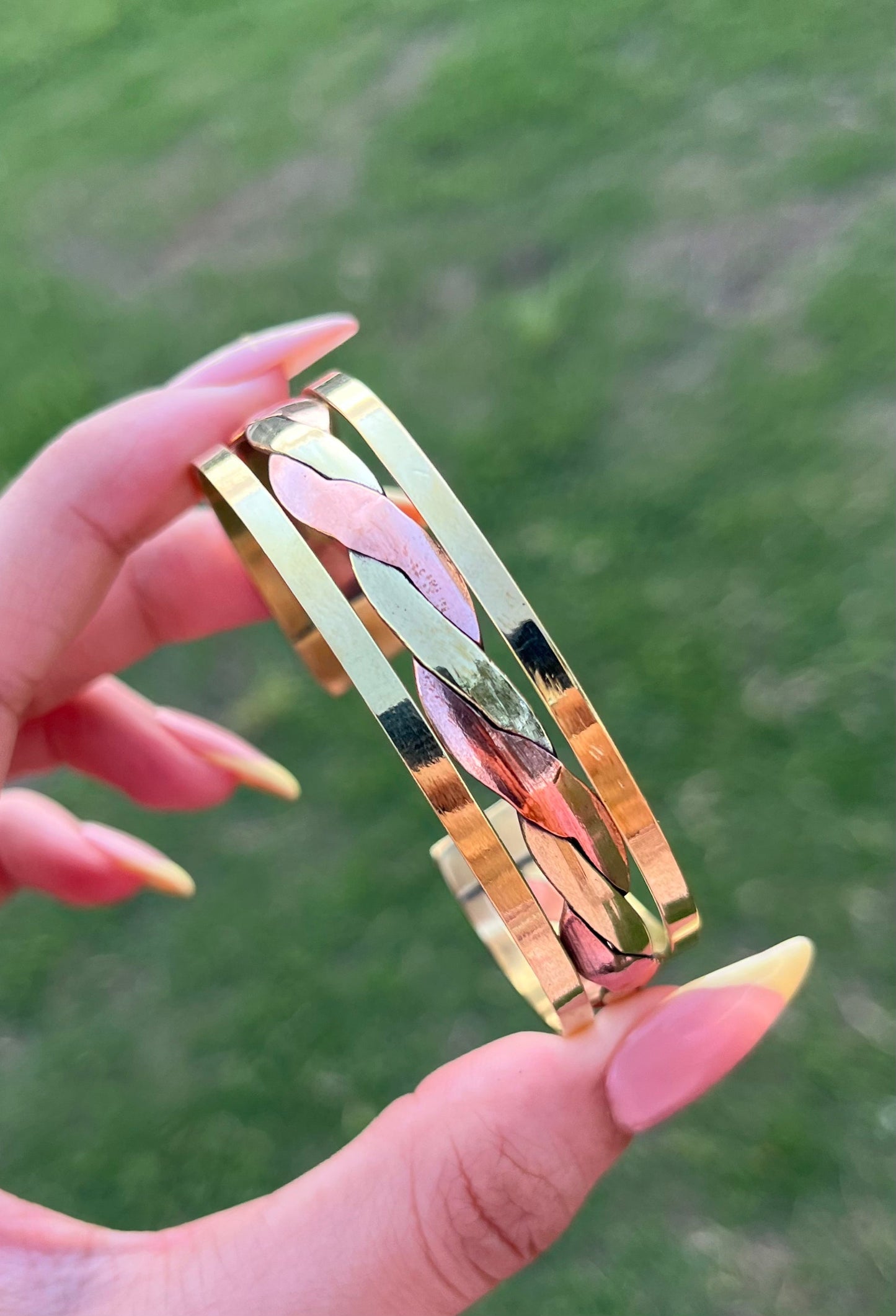 Mira Bangle – Twisted Gold
