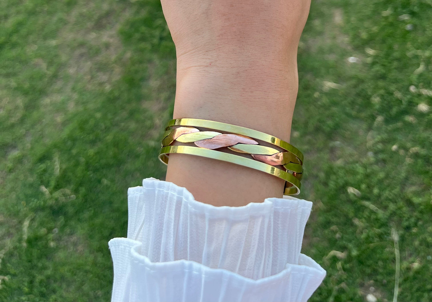 Mira Bangle – Twisted Gold