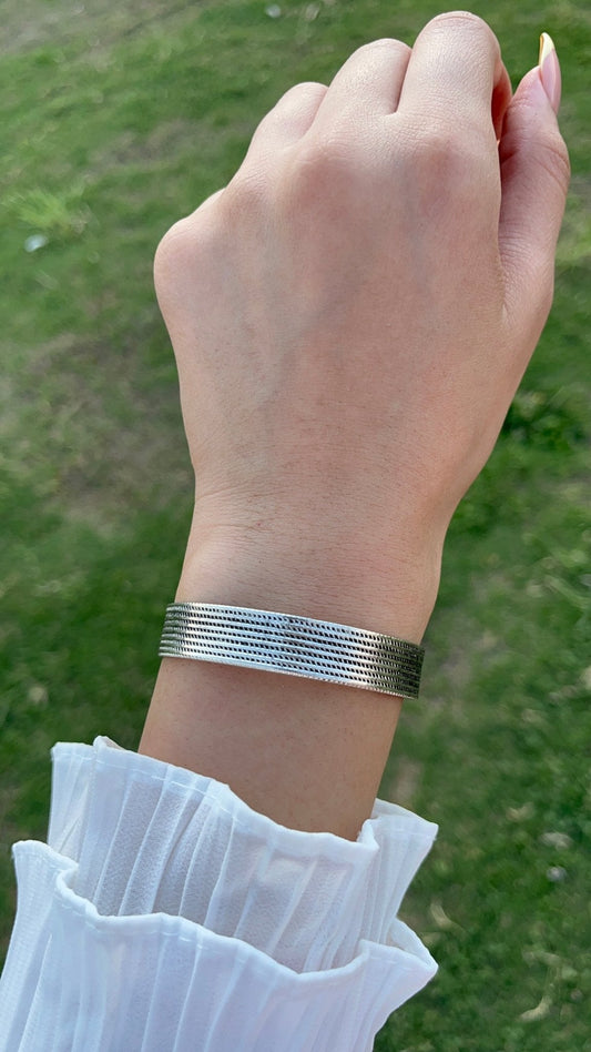 Rana bangle – Minimal Edge