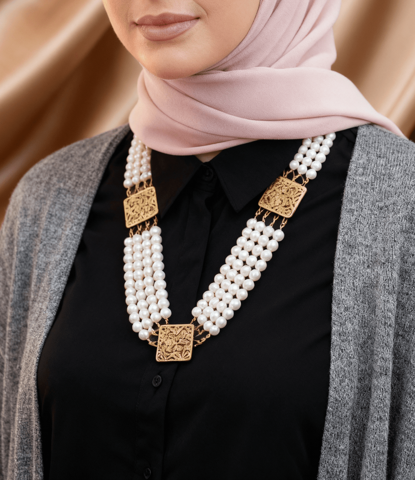 The White Pearl Luna Necklace