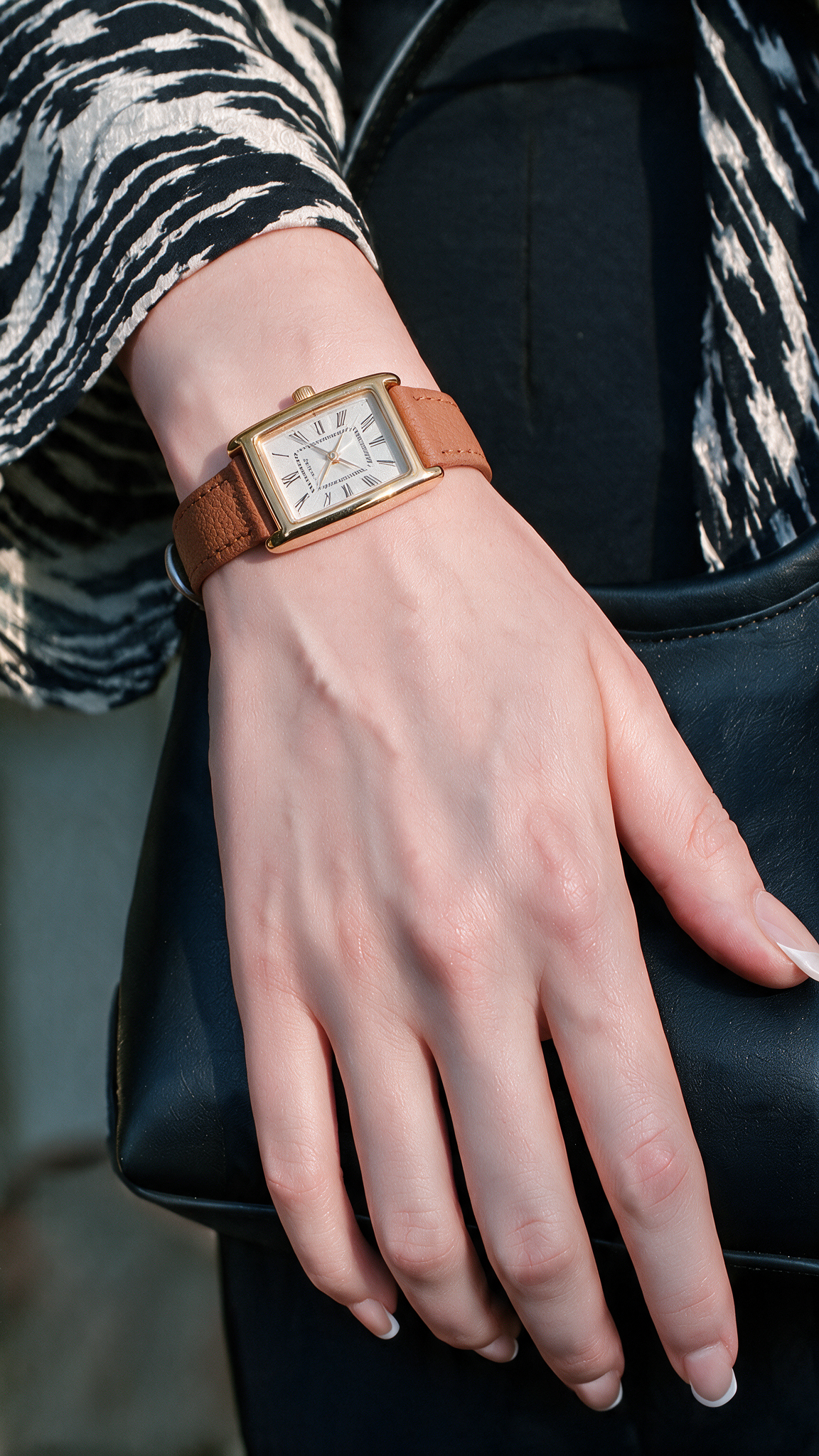 Dima Watch