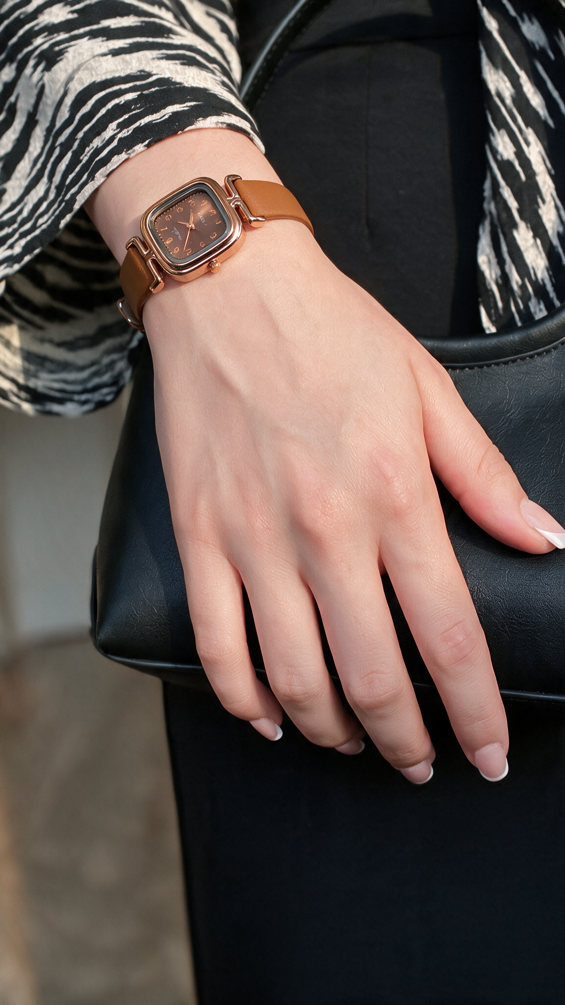 Amira Watch