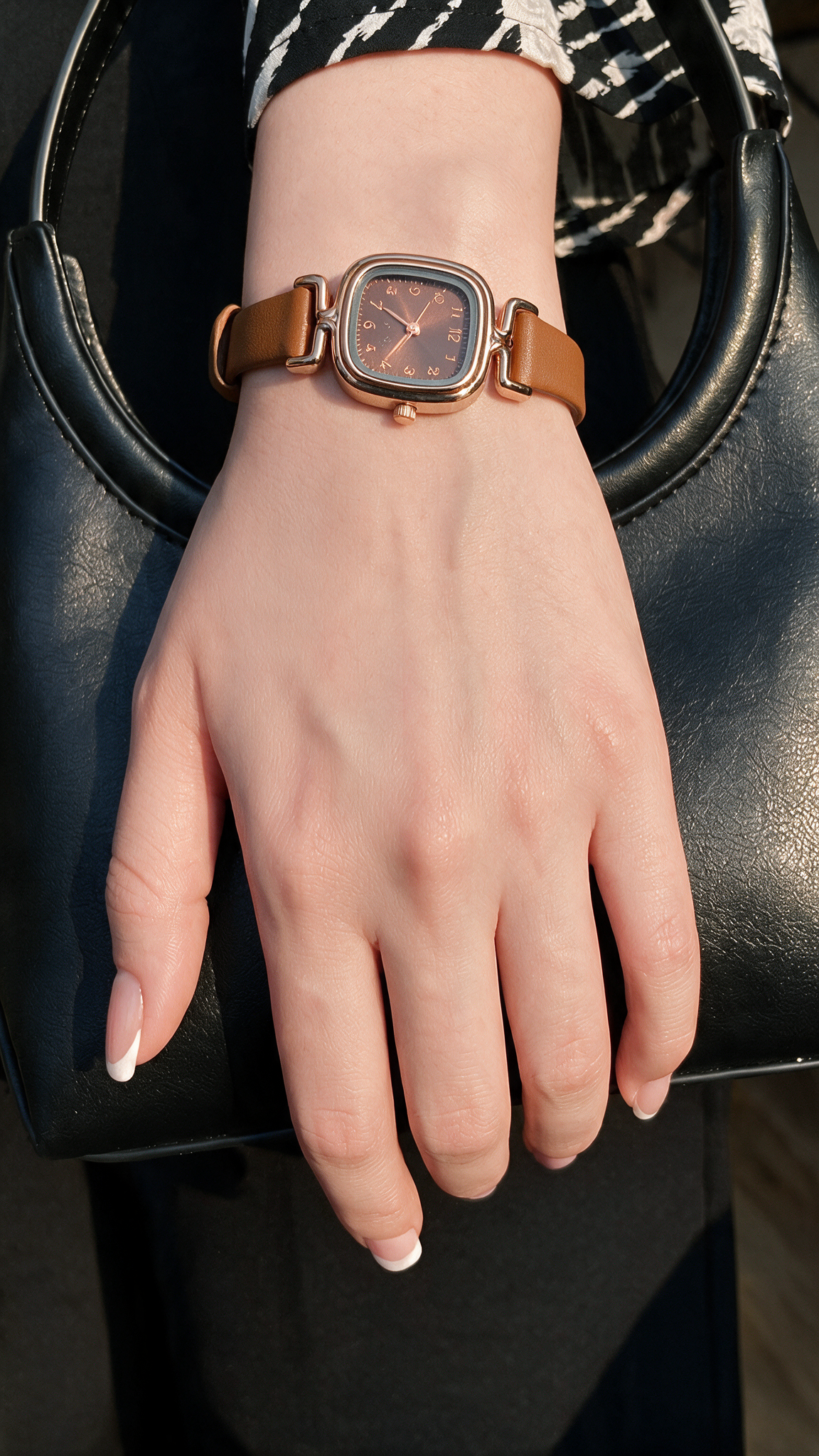 Amira Watch