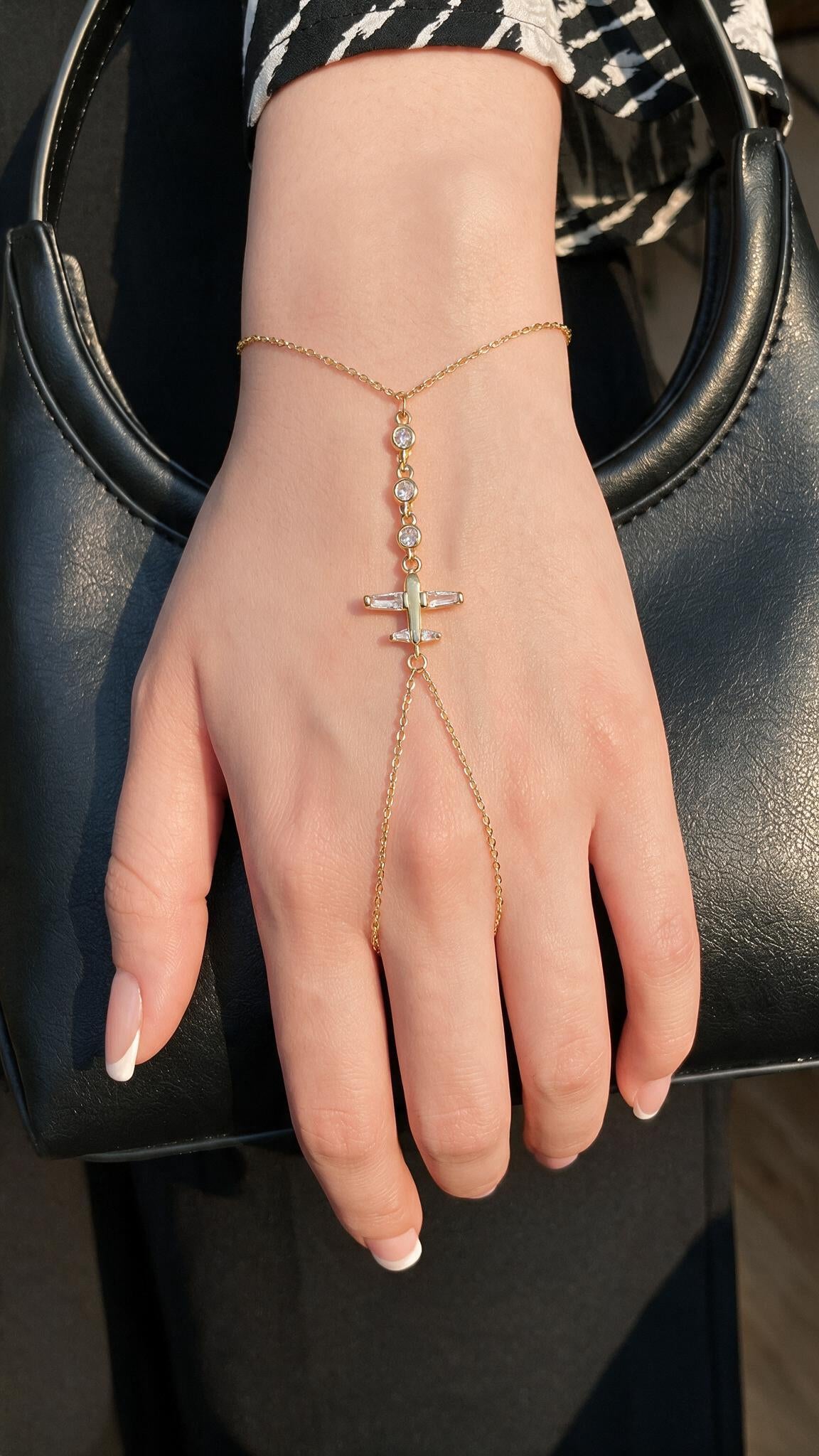 Remas Hand Chain - Gold Plated