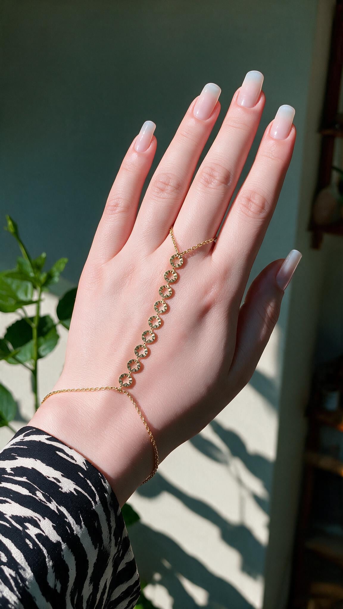 Sara Hand Chain - Gold Plated