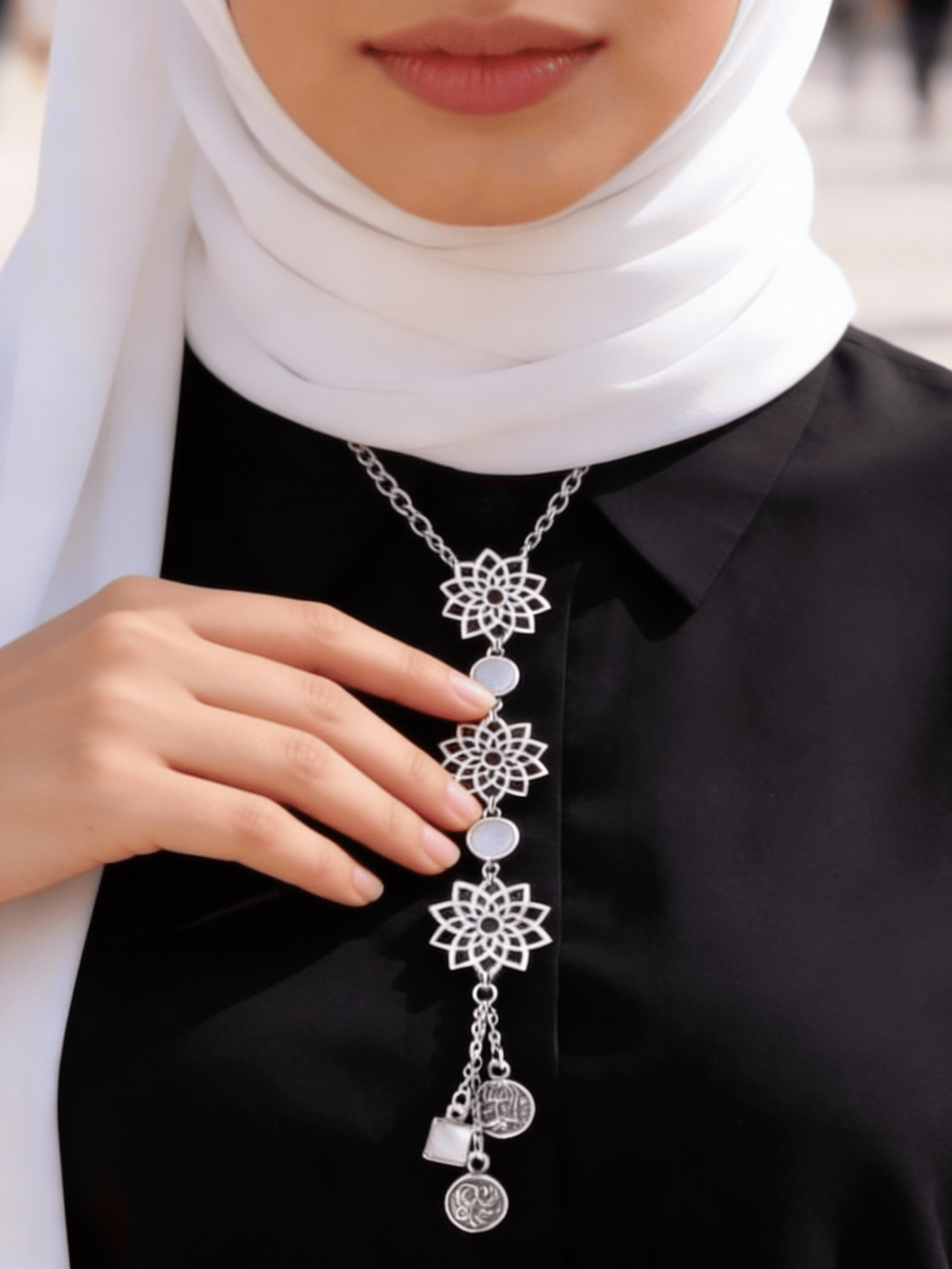 Delicate Flowers Necklace - Silver Plated